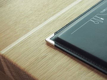 4 stříbrné kovové rohy knih